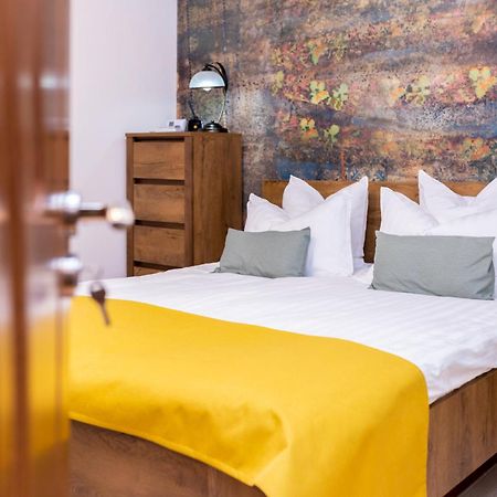 Apartament Octavia Vajdahunyad Kültér fotó