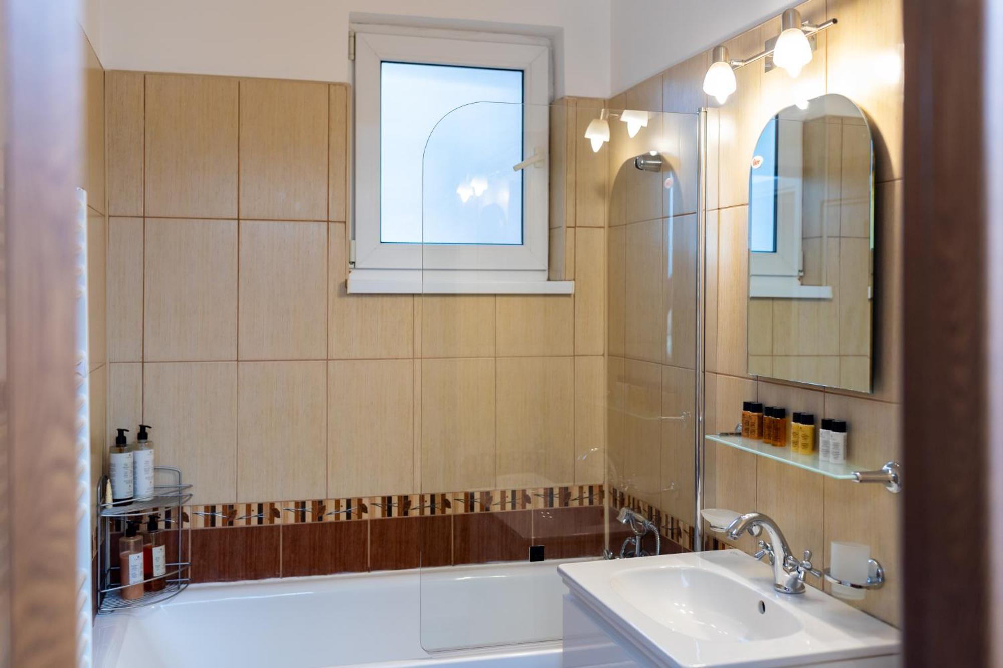 Apartament Octavia Vajdahunyad Kültér fotó