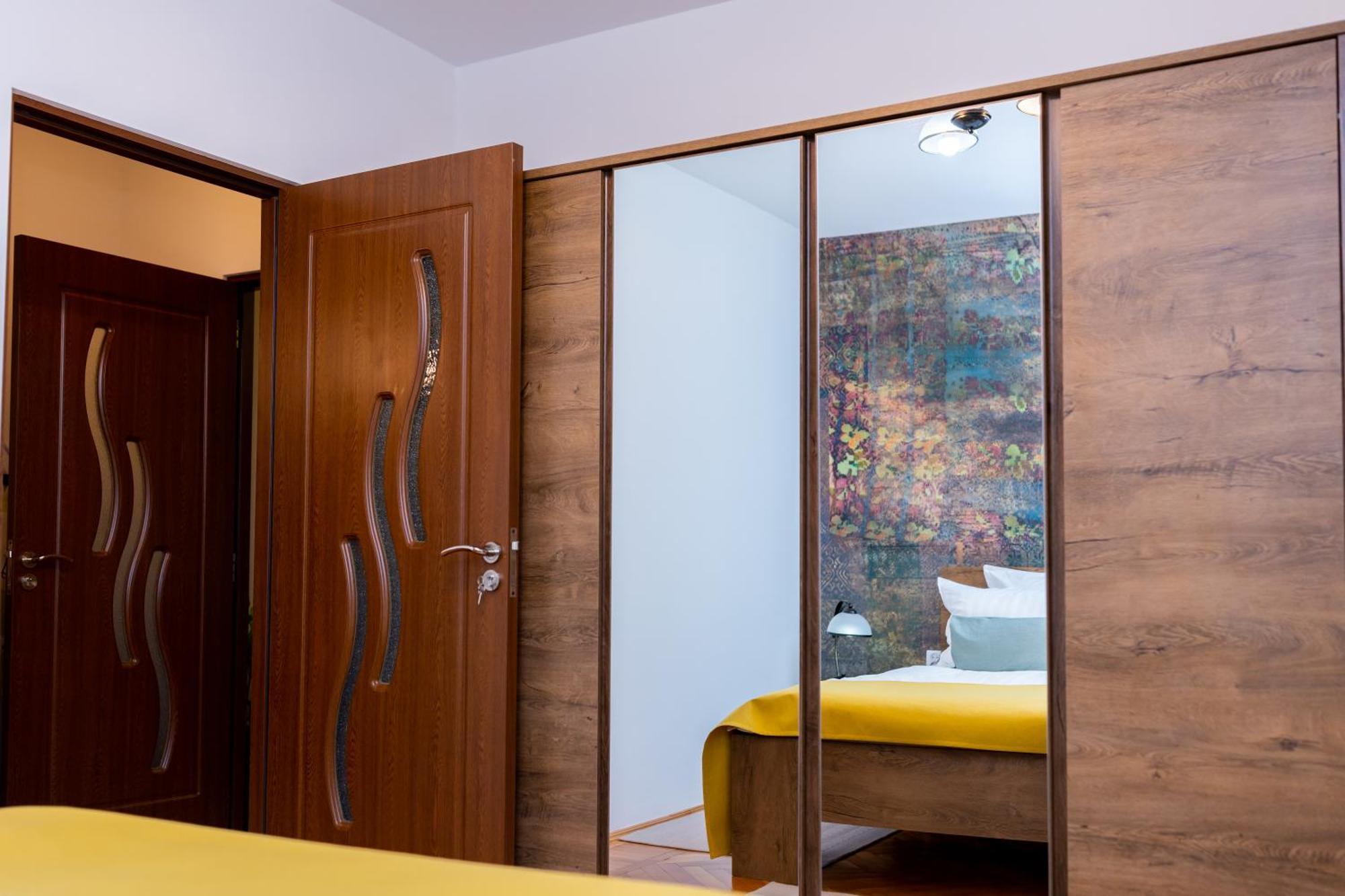 Apartament Octavia Vajdahunyad Kültér fotó